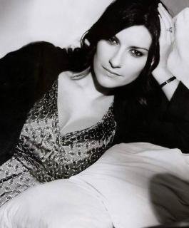 laura pausini apretado
