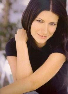 laura pausini casual sexi