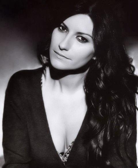 laura pausini detalle intimo