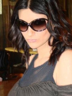 laura pausini piercing