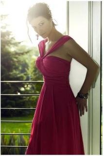 laura pausini piernas